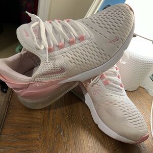 Women’s Nike 270